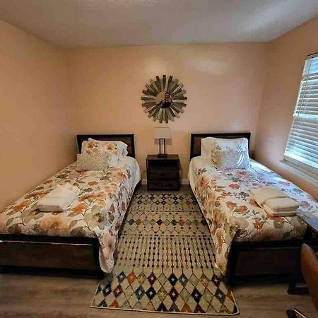 Elegant 2-Bedroom Pet-Friendly Villa W 2 Parking Spaces Hilton Head Island Eksteriør bilde