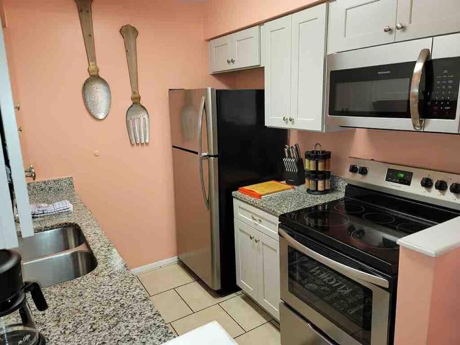 Elegant 2-Bedroom Pet-Friendly Villa W 2 Parking Spaces Hilton Head Island Eksteriør bilde