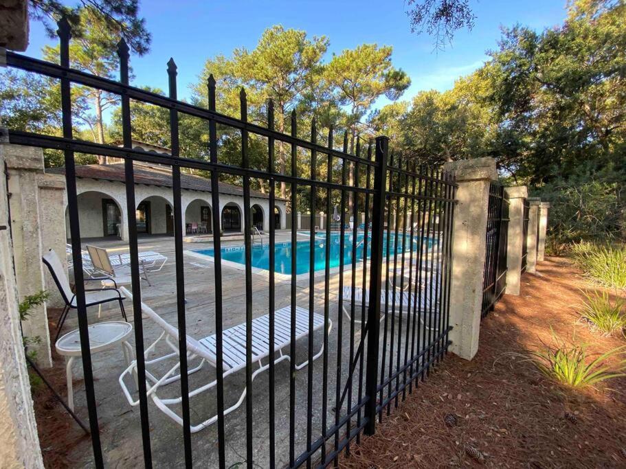 Elegant 2-Bedroom Pet-Friendly Villa W 2 Parking Spaces Hilton Head Island Eksteriør bilde