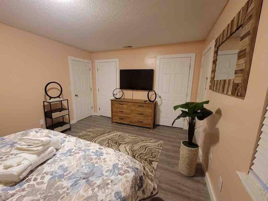 Elegant 2-Bedroom Pet-Friendly Villa W 2 Parking Spaces Hilton Head Island Eksteriør bilde