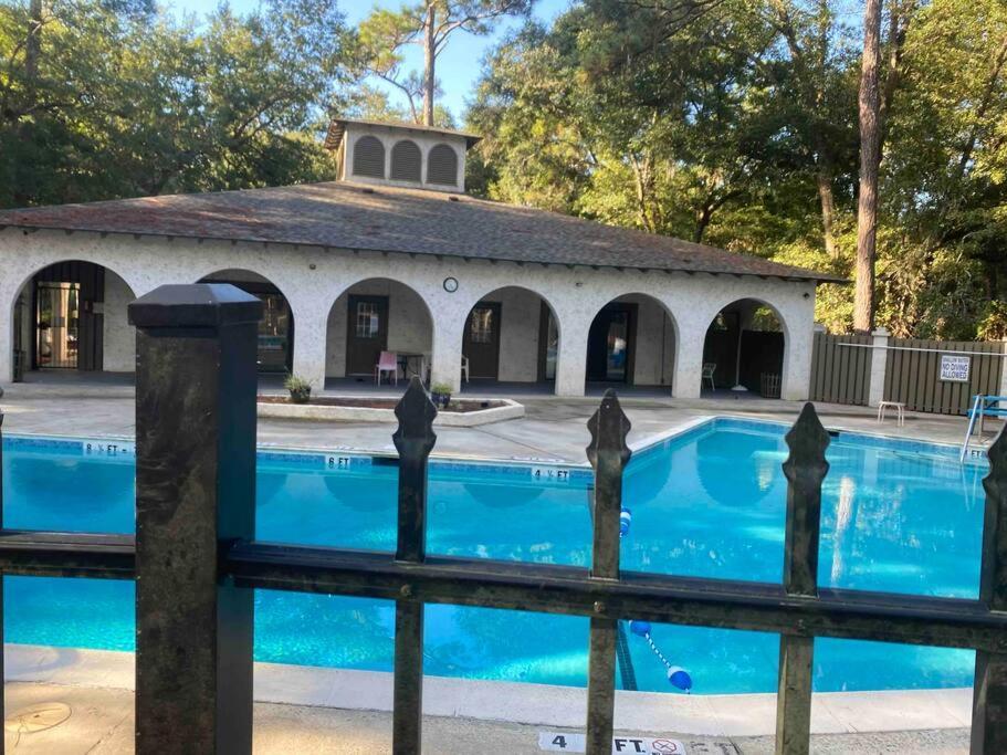 Elegant 2-Bedroom Pet-Friendly Villa W 2 Parking Spaces Hilton Head Island Eksteriør bilde